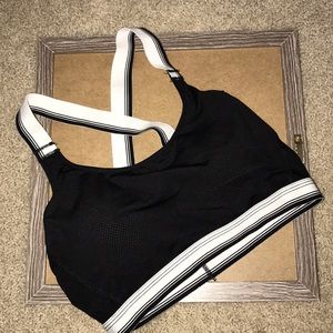 Cross-back sports bra